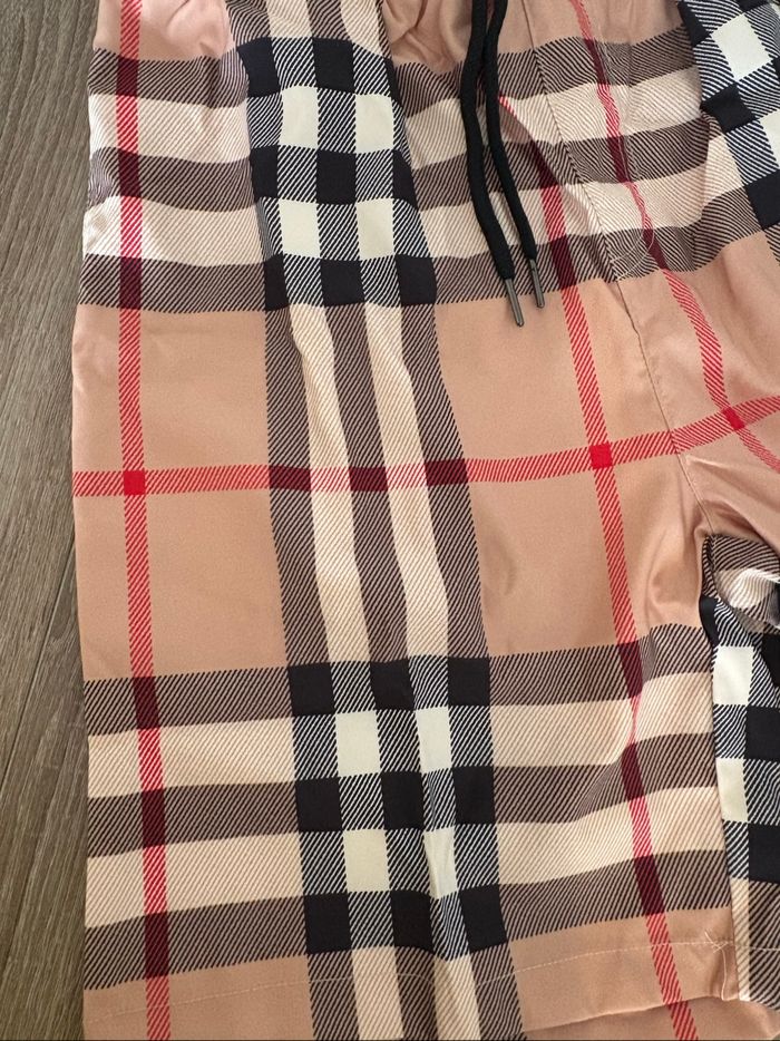 Short Burberry - photo numéro 2