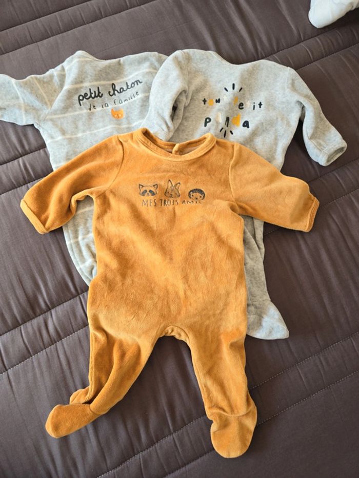 3 pyjamas 3 mois - photo numéro 2