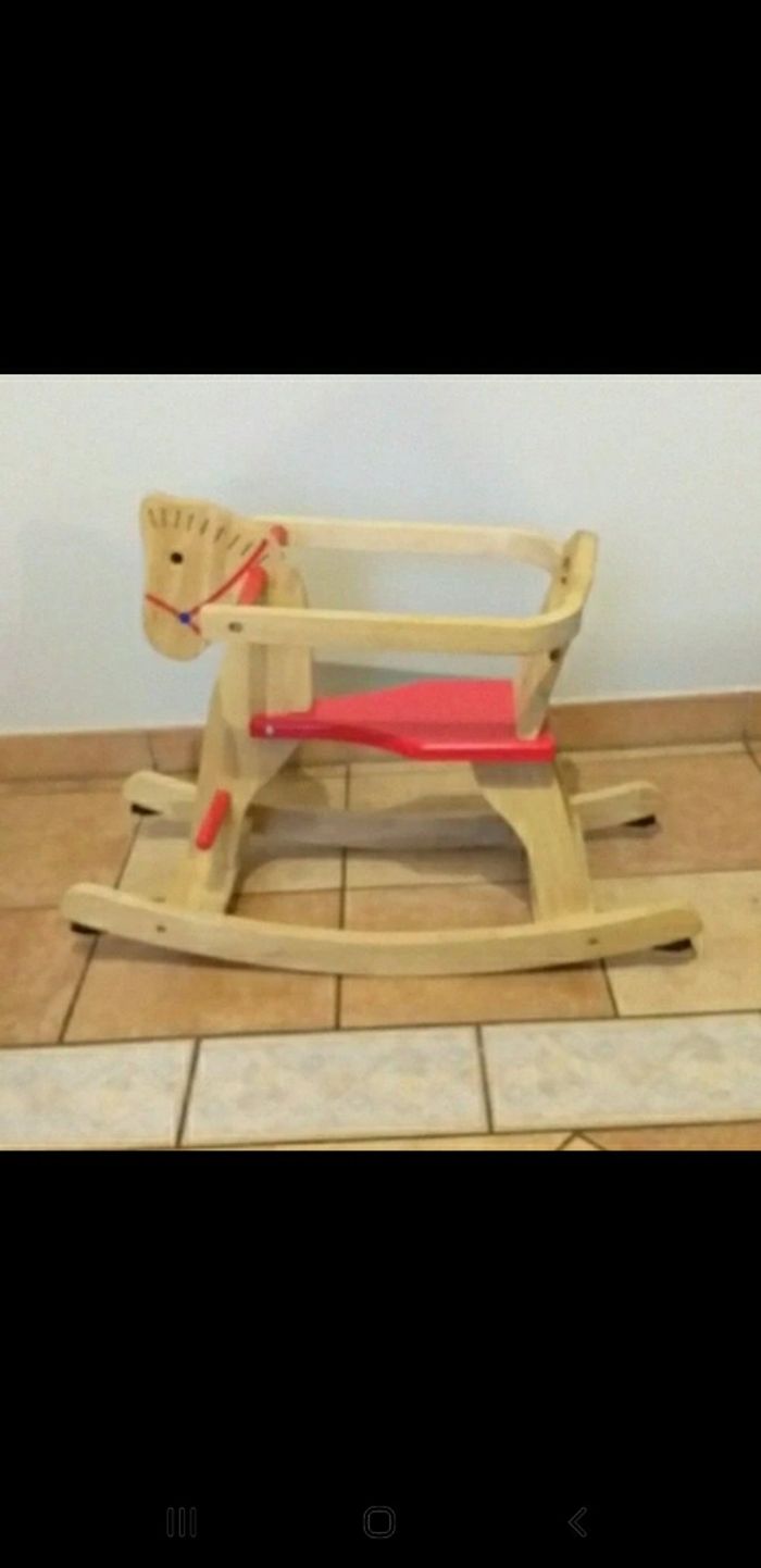 Trotibul. Cheval à bascule évolutif en bois