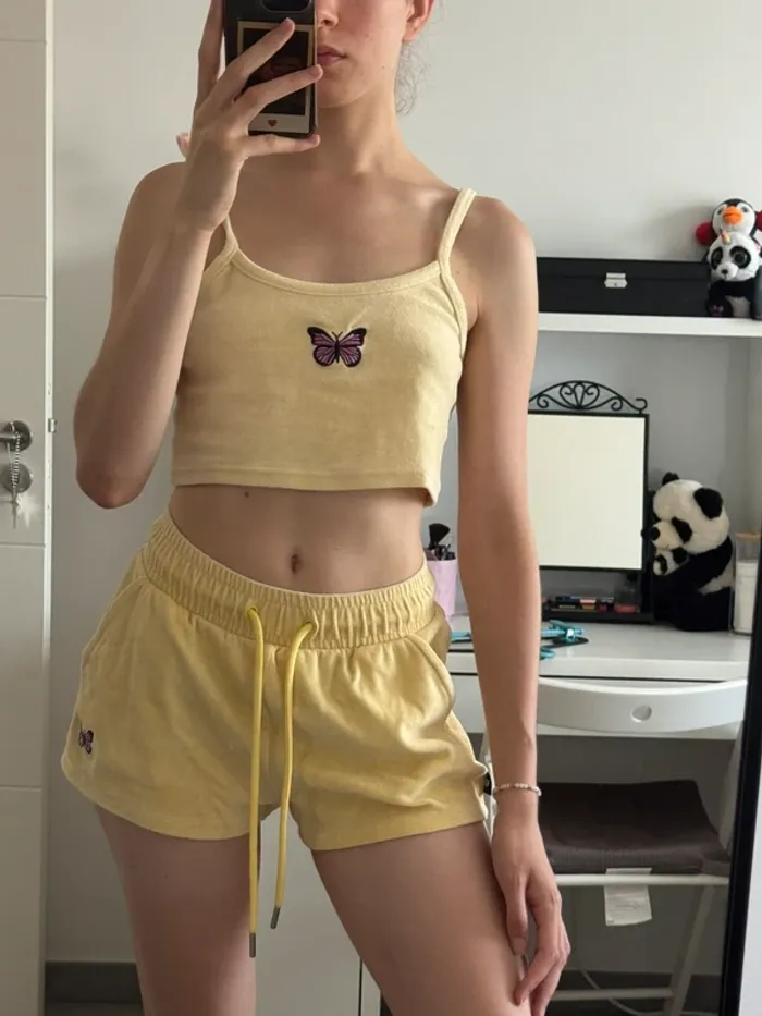 Ensemble velours short et top jaune Bershka