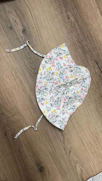 Bob/chapeau fleuri fille 9/12 mois