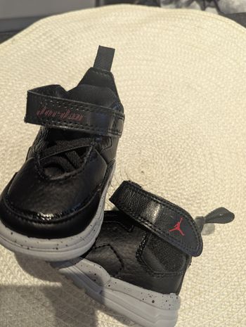 Jordan bébé neuf pointure 17