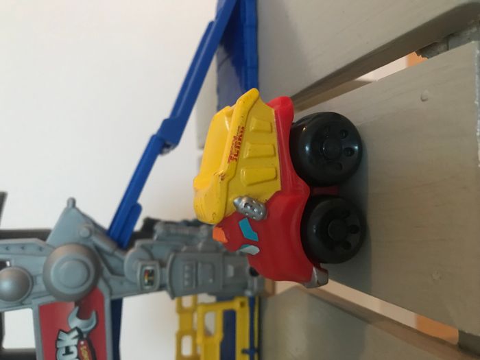 Garage + voiture Tonka Chuck & Friends - photo numéro 5