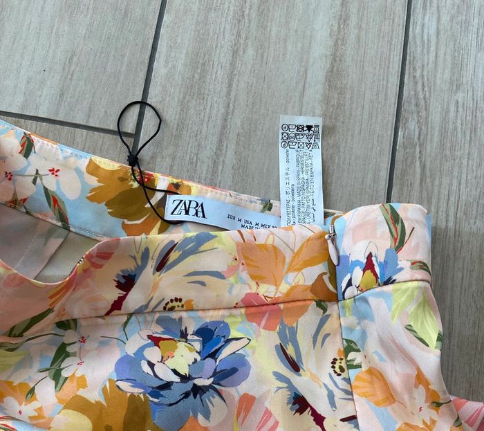 Magnifique tenue fleurie état neuf 38 - photo numéro 3