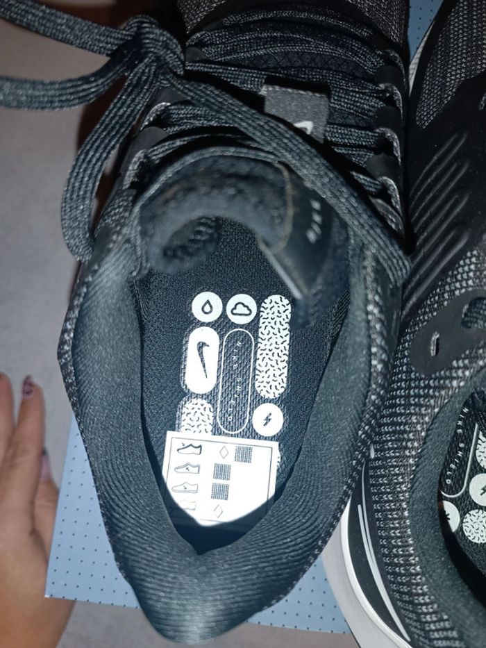 Baskets Nike taille 40 - photo numéro 5