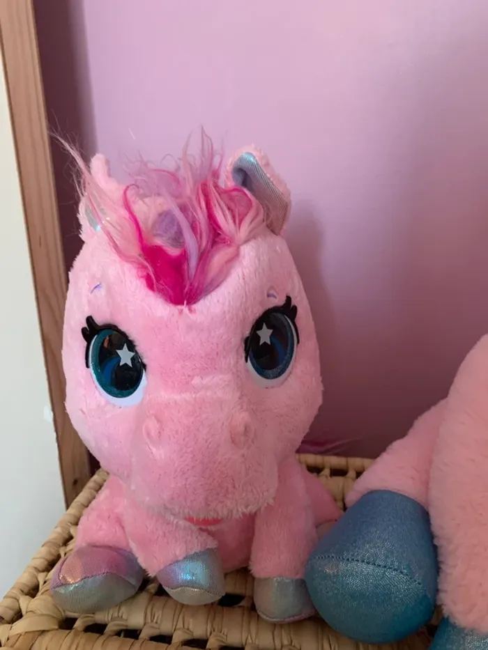 Licorne peluche interactive club petz