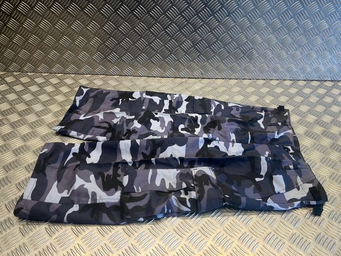 Short bermuda mil-tec camo urbain neige neuf taille xs