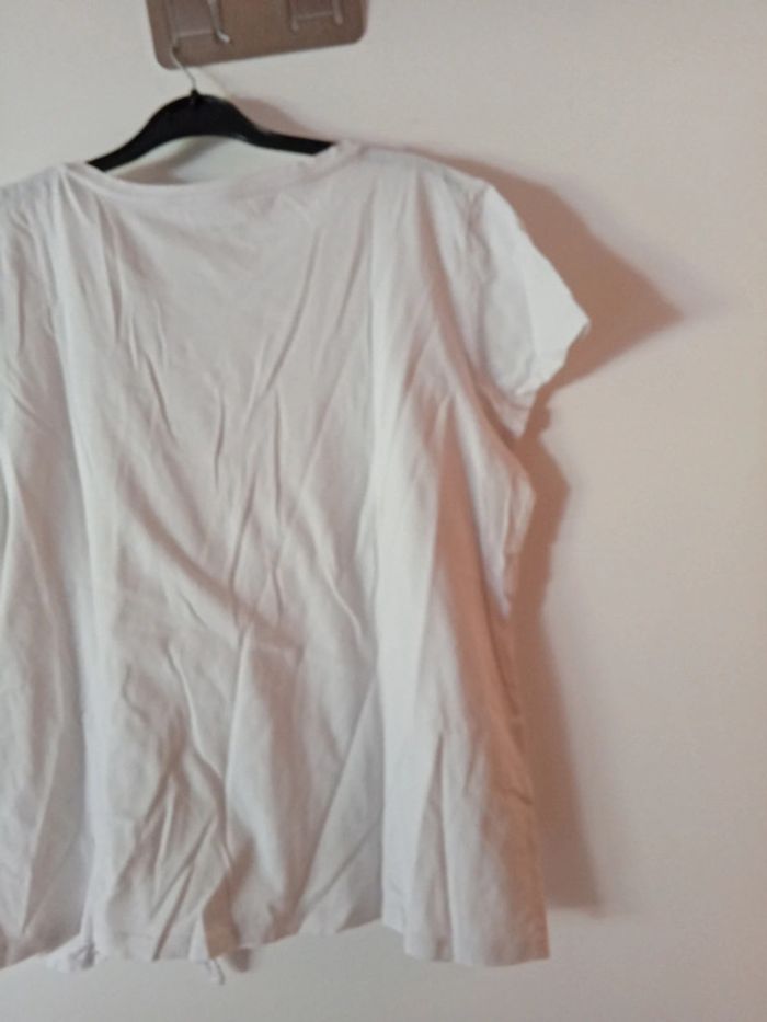 Tee-shirt manches courtes blanc.  TBE. Taille L - photo numéro 6