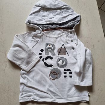 Tee-shirt avec capuche