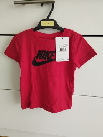 T-shirt Nike taille 18 mois