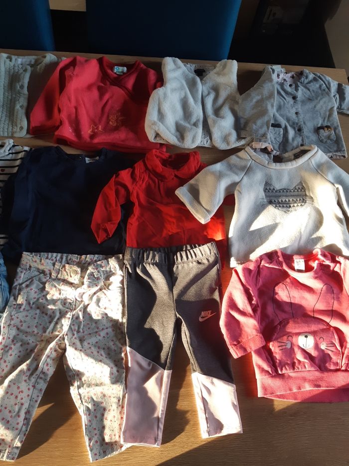 Lot vêtements fille 12 mois - photo numéro 3