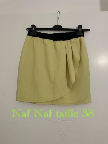 Jupe extensible jaune coupe fausse portefeuille ceinture noir à la teille taille 29 soit 3