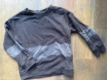 Sweat tie and die gris anthracite Kiabi 6 ans parfait état