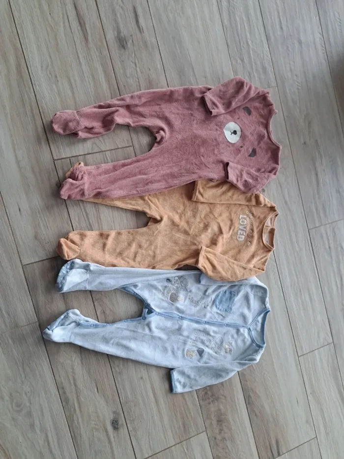 Lot pyjamas 18 mois