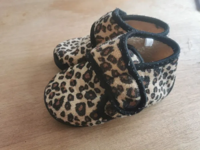 🌼Chaussons léopard T25 scratch antidérapants 🐆 - photo numéro 2