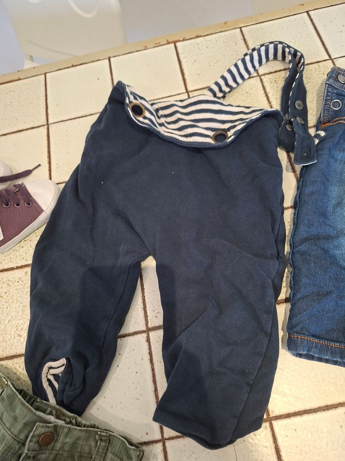 Lot salopette et pantalons 6mois - photo numéro 6