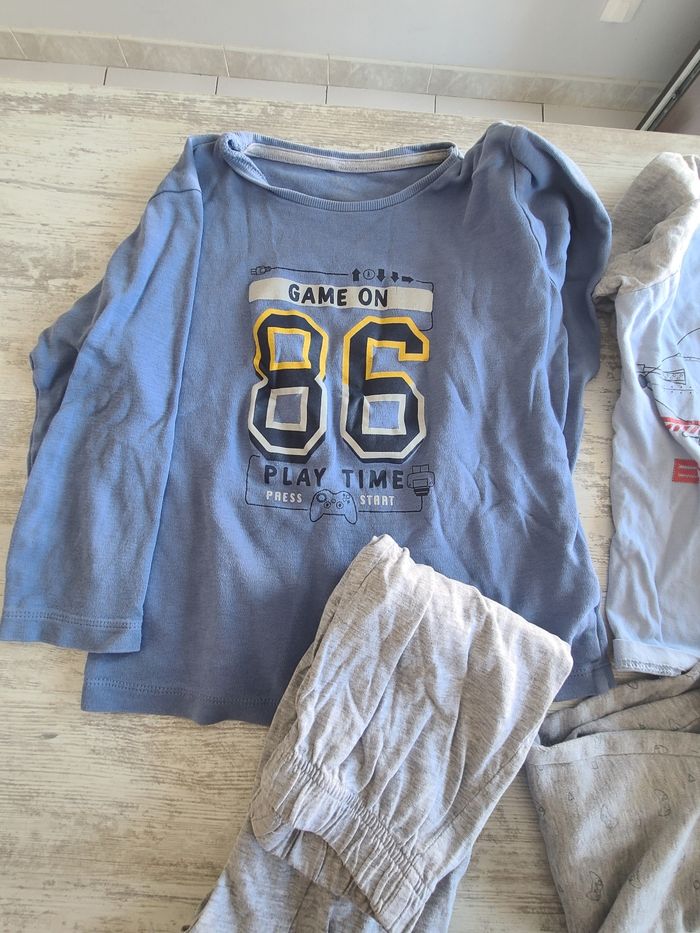 Lot de pyjamas - photo numéro 3