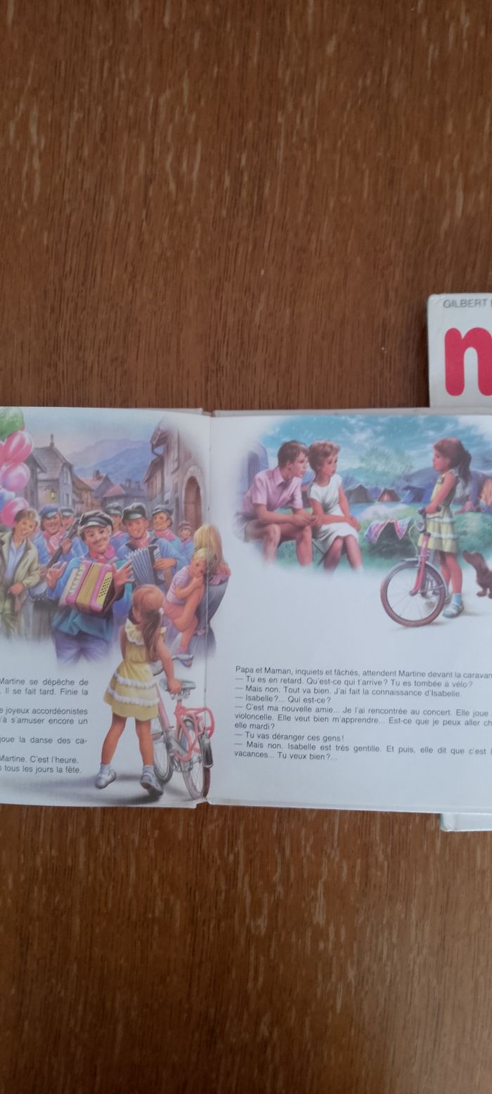 Joli lot de 4 livres Martine ( dont volume 6 contenant 8 titres ) bon état - photo numéro 6