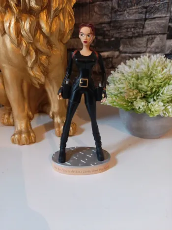 Figurine tomb raider