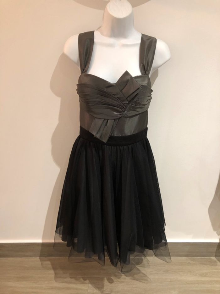 Robe Manoukian noire