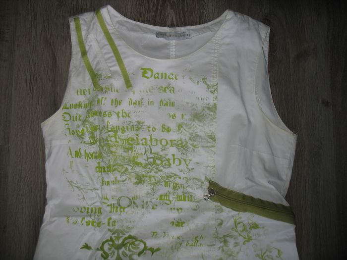 TUNIQUE SM BLANCHE AVEC MOTIFS VERT "CACHE CACHE" - TAILLE 42 - n°01 - photo numéro 3