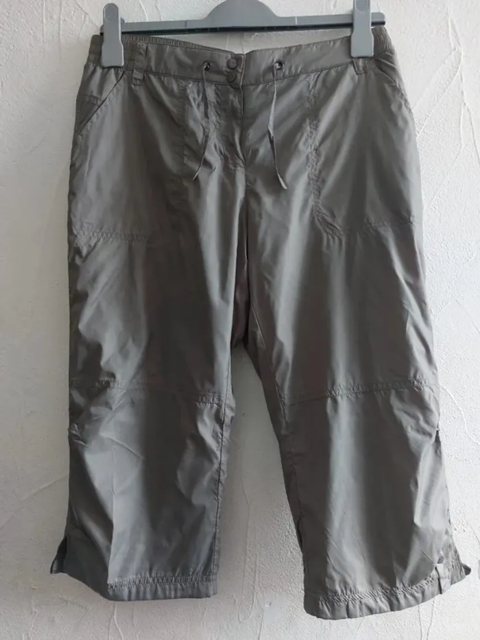 Pantacourt kaki Taille 40