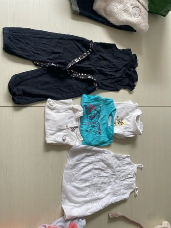 Combinaison robe et tee shirt lot