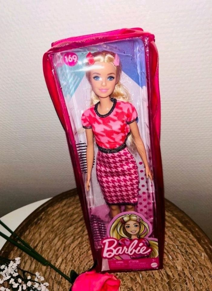 Poupee barbie - photo numéro 1