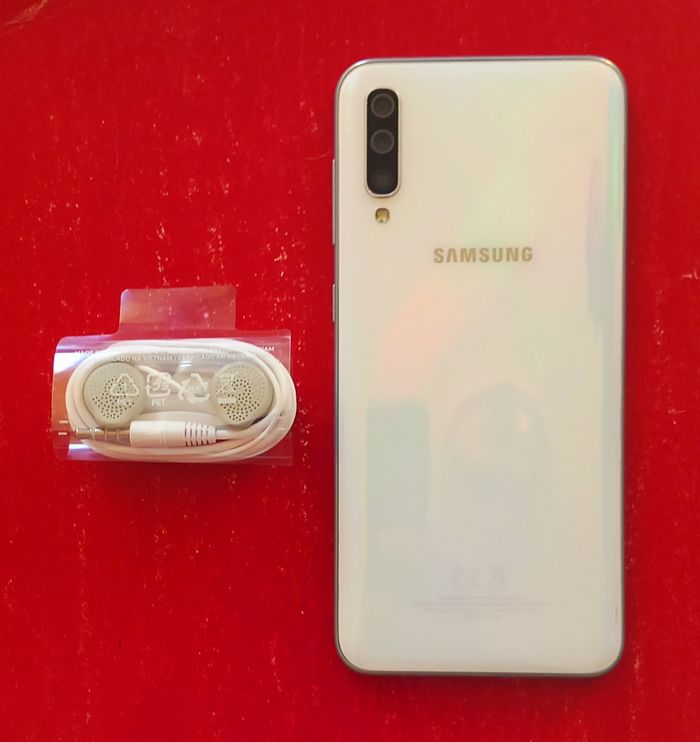smartphone SAMSUNG A50 blanc - photo numéro 2