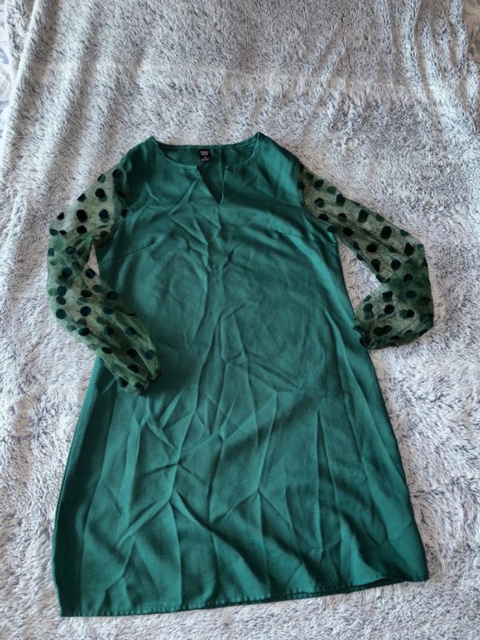 Robe manches à pois verte