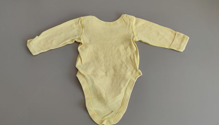 Lot 3 bodys 6 mois bébé 🧡💛❤️ Bodies 6 mois - photo numéro 9