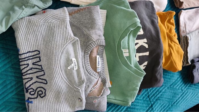 Lot vêtements toutes marques   + paquets de couches - photo numéro 4