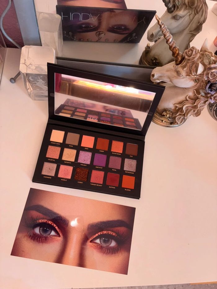 Palette Desert Dusk, 18 fards, Huda Beauty. - photo numéro 5