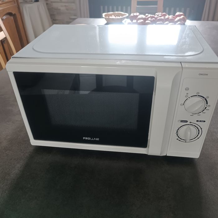 Four micro-ondes Proline