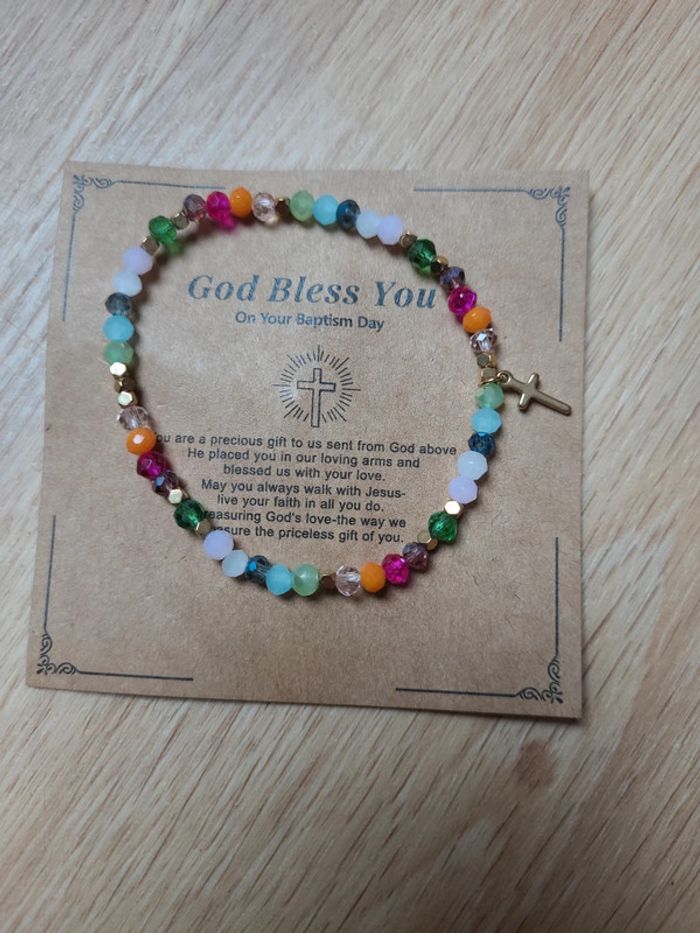 Bracelet en perles avec croix chrétienne - photo numéro 3