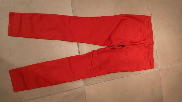 Jean stretch droit rouge avec taille élastique comme neuf - photo numéro 2