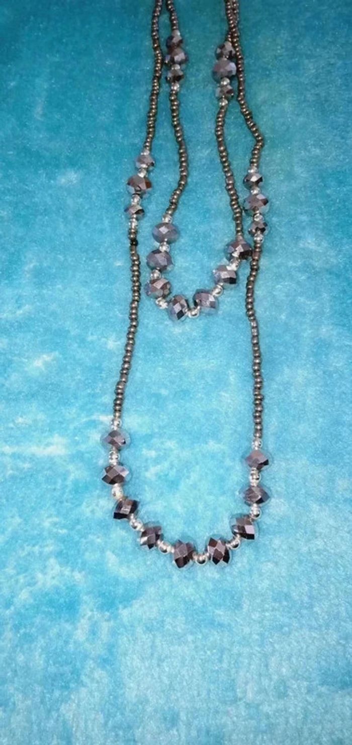 Collier de perles 2 rangs argenté en parfait état - photo numéro 2