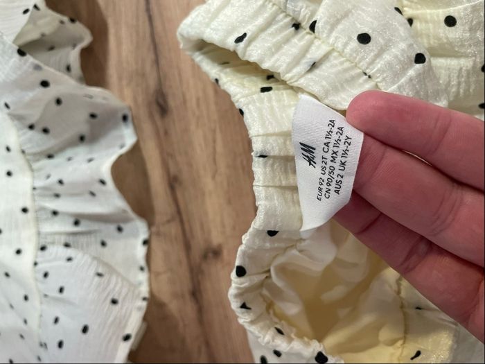 Ensemble t-shirt + jupe blanche à point noir H&M 110cm - photo numéro 8