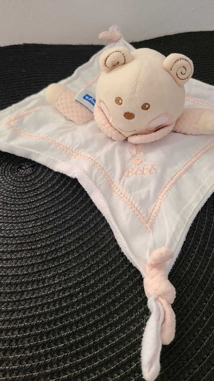 Doudou plat ours tissu blanc rose B coeur Nounours - photo numéro 3