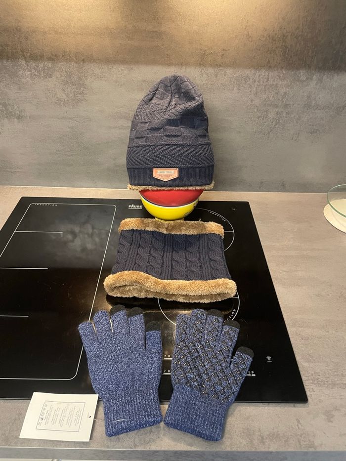 Ensemble bonnet écharpe et gants - photo numéro 2