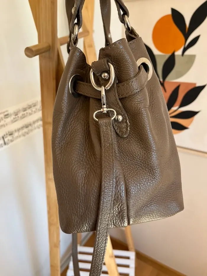 Sac vintage y2k en cuir marron excellent état [ref 2508SBr184] - photo numéro 6