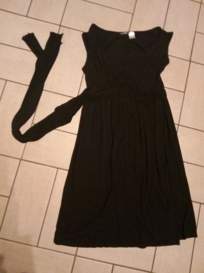 Robe portefeuille, excellent état. Taille 36/38 - photo numéro 3