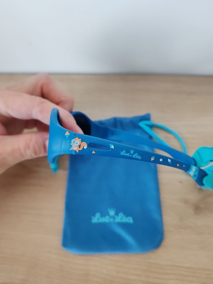 Lunettes de soleil Luc et Léa pour bébé (0-1 an) avec lanière et pochette - photo numéro 3