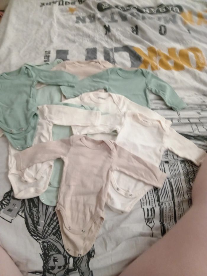 9 Bodies manches longue 1 mois - photo numéro 2