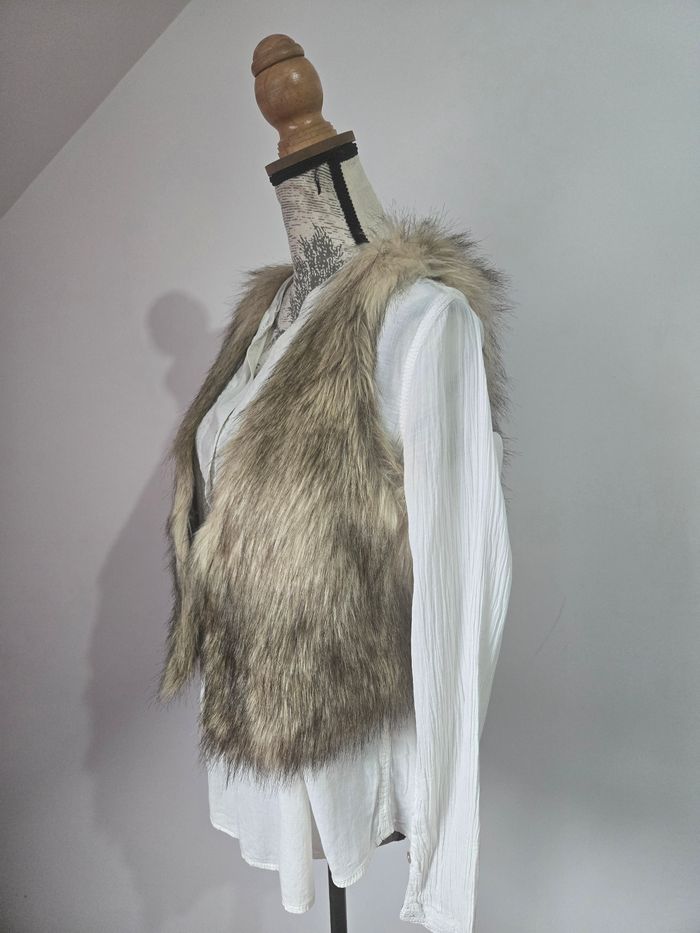 Gilet sans manches en fausse fourrure – Chic bohème et douillet - photo numéro 4
