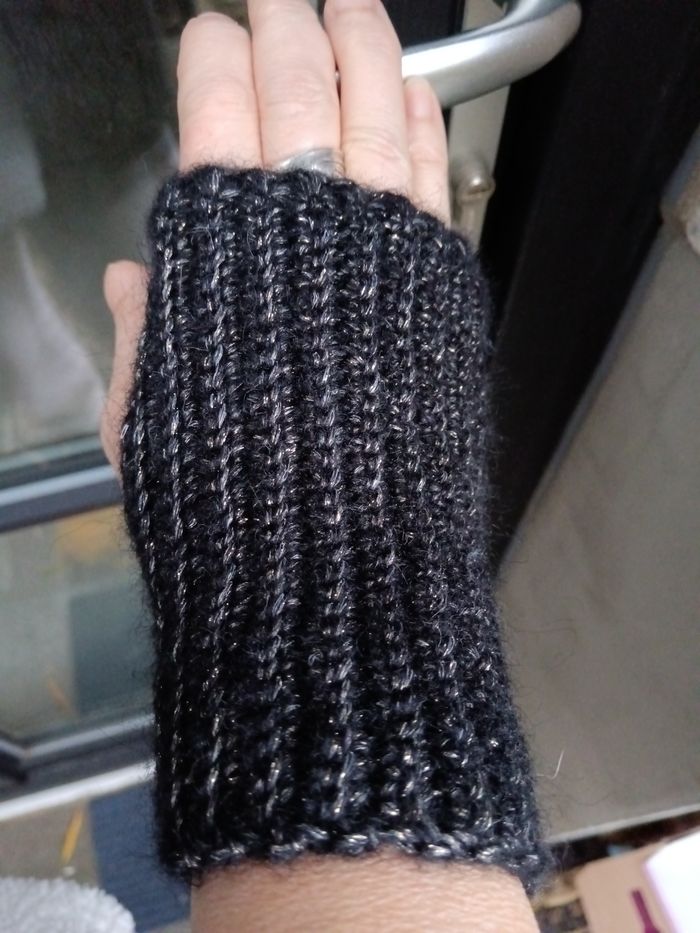 Mitaines scintillantes noir carbone - photo numéro 3