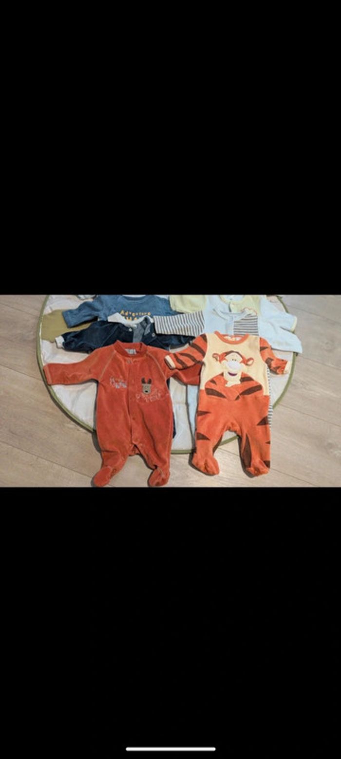 Lot 12 pyjamas 1 mois