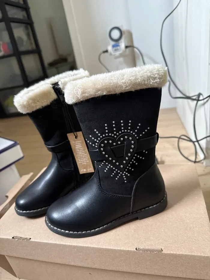Jolies bottines de la marque Friboo neuves avec étiquette pointure 28 - photo numéro 4
