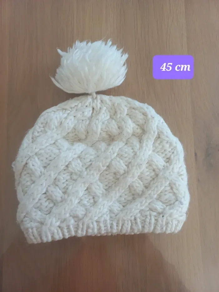 Bonnet 45 cm 9 mois