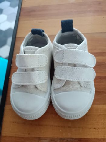 Baskets pointure 18